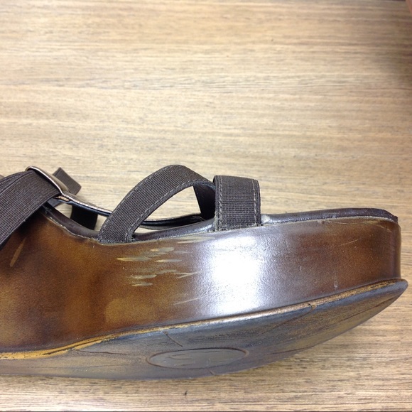 Charles David Brown Leather & Elastic Wedge - Picture 8 of 8